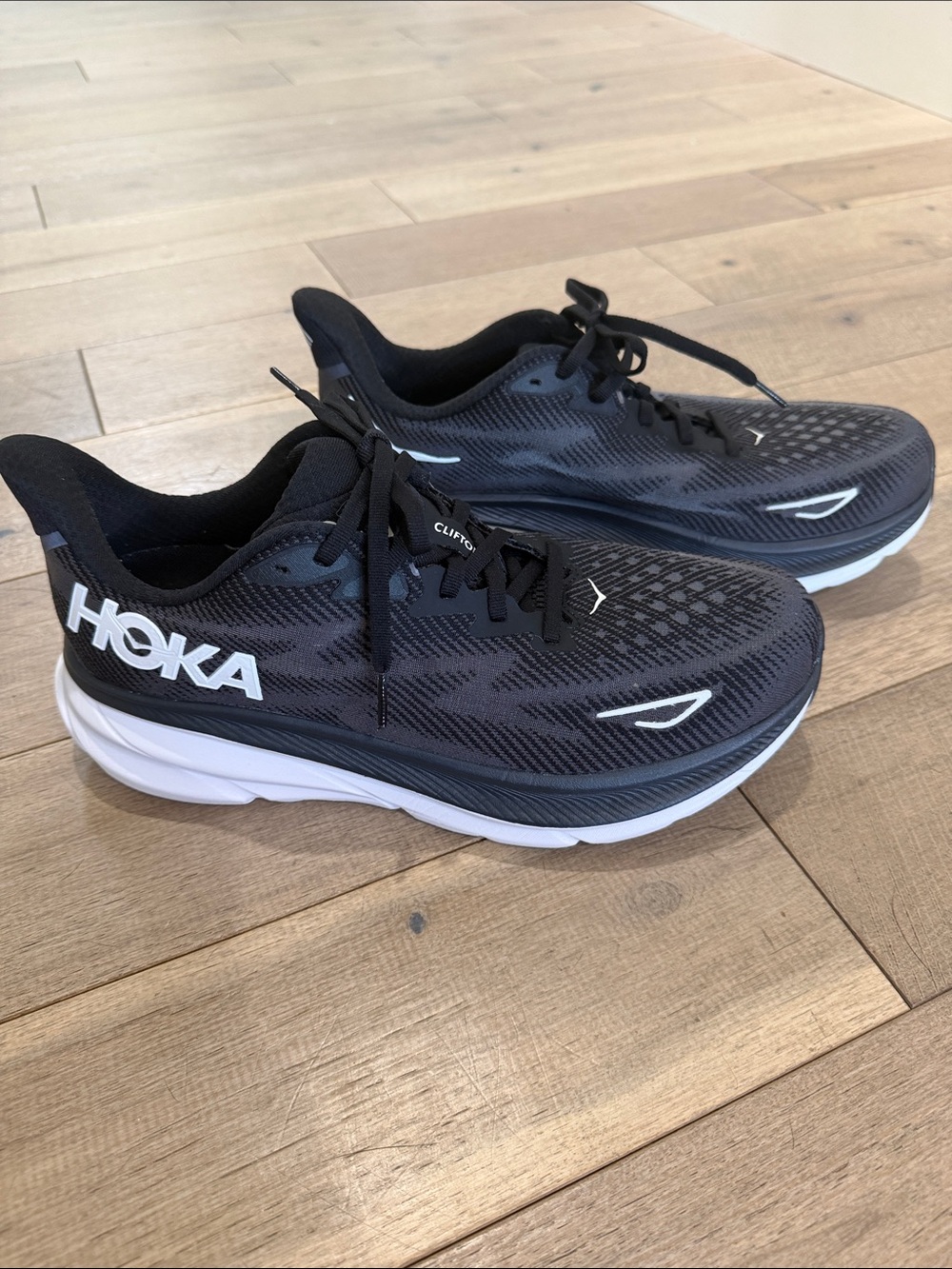 Hoka Clifton 9 Men's Black and White Athletic Running Shoes